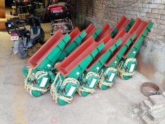 現(xiàn)貨供應(yīng)各種型號電磁振動給料機(jī)、GZ電磁給料機(jī)、礦用電磁振動給